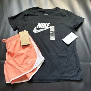 NWT Nike Athletic Set Girls Youth Size Medium